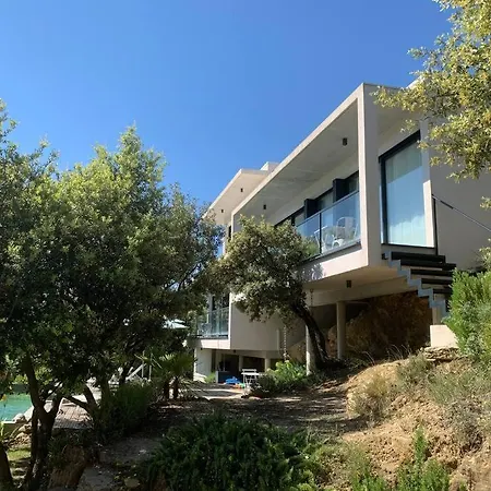 Ventoux Deluxe Villa *